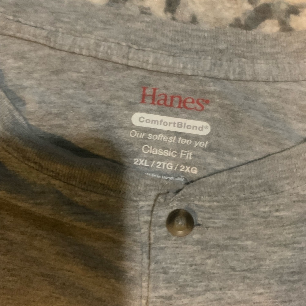 Gray tee - Picture 5 of 5